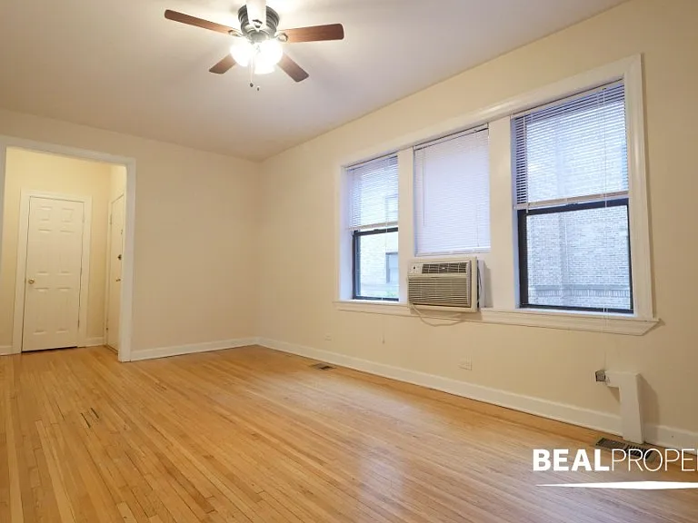 3720.5 N Pine Grove Ave #E3 — Photo 2