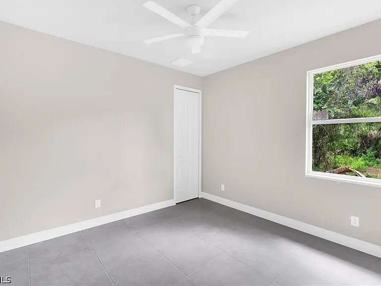 208 Clover Ave — Photo 9