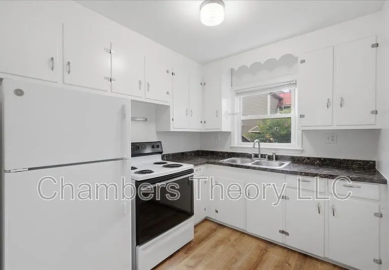 130 S 29th St #1 — Photo 5
