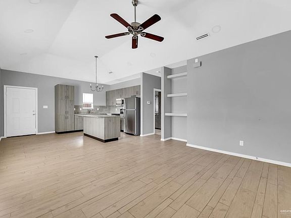 5th image of 2704 E Eisenhower Ave #2