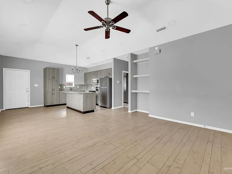 2704 E Eisenhower Ave #4 — Photo 5