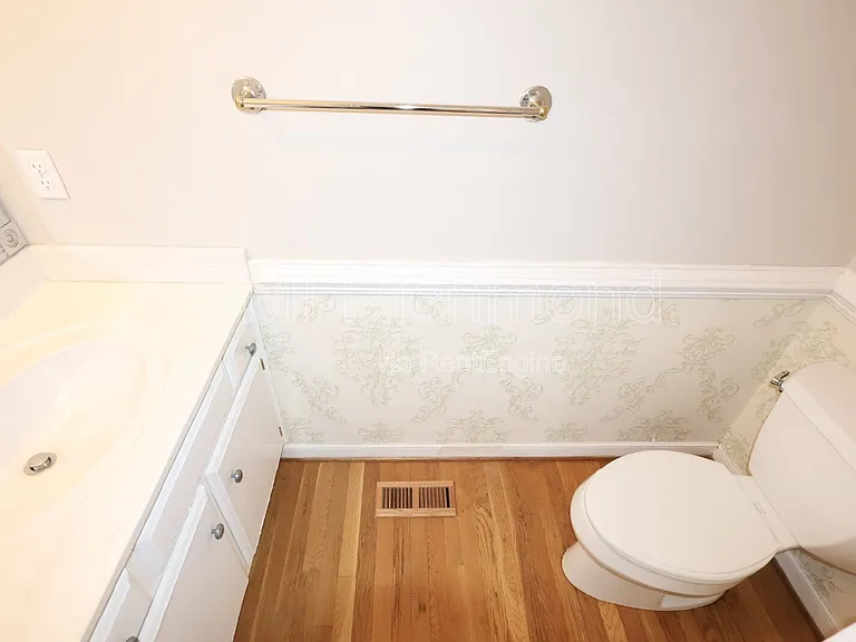 6004 Manor Park Ter — Photo 11