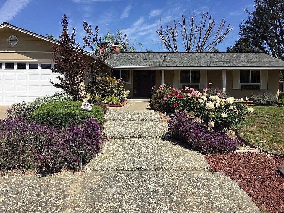 1st image of 19445 Dorchester Dr
