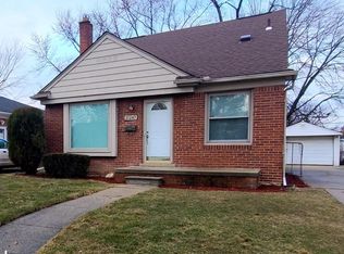 21247 Newcastle Rd, Harper Woods, MI 48225