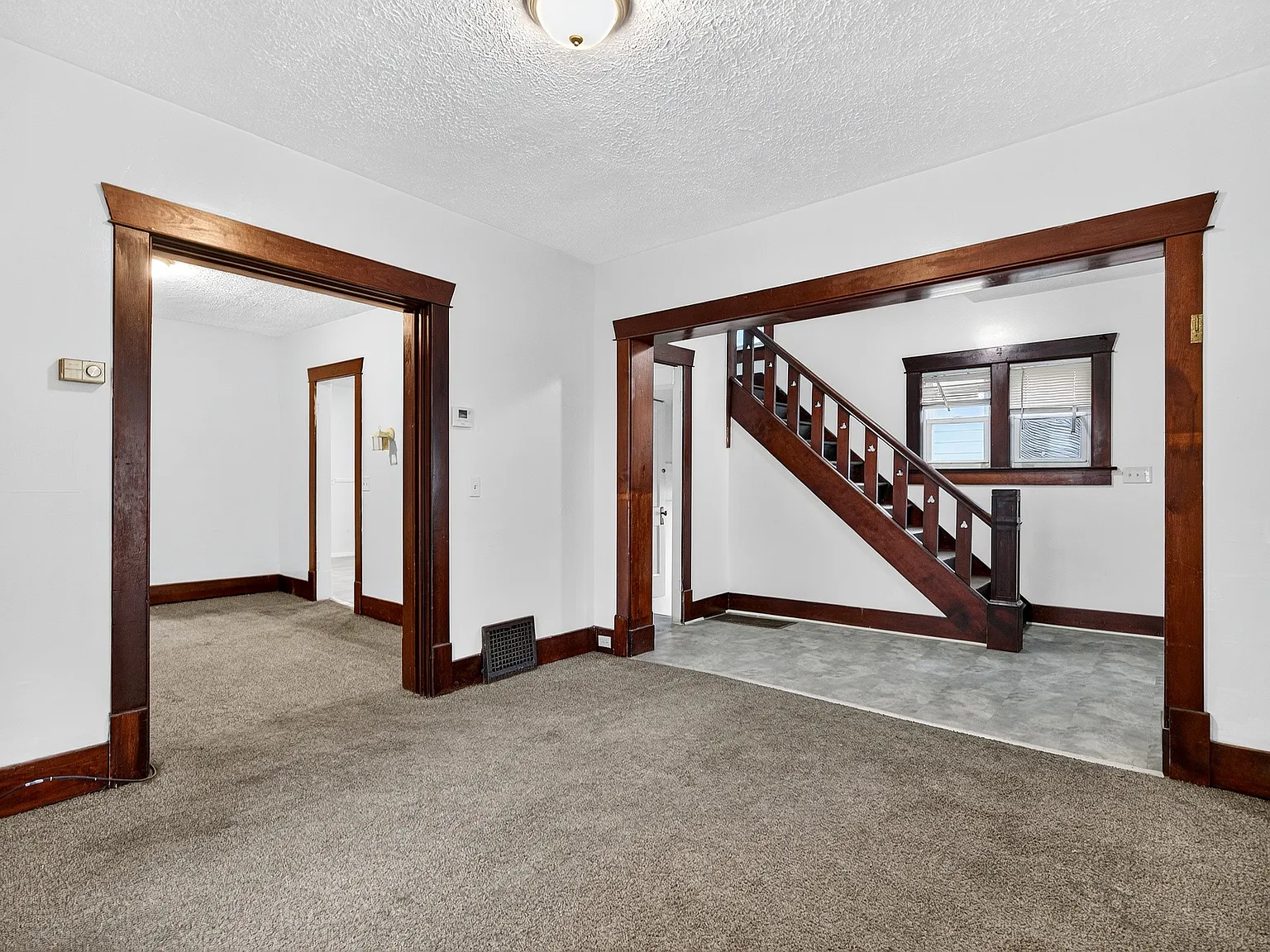 3 bed, 1.5 bath, 1175 sqft, $1,100 — Photo 2