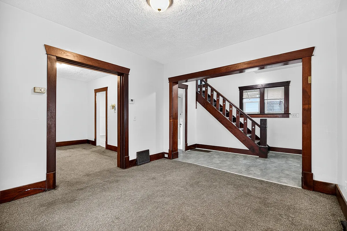 Building Photo - 2128 6th St SW