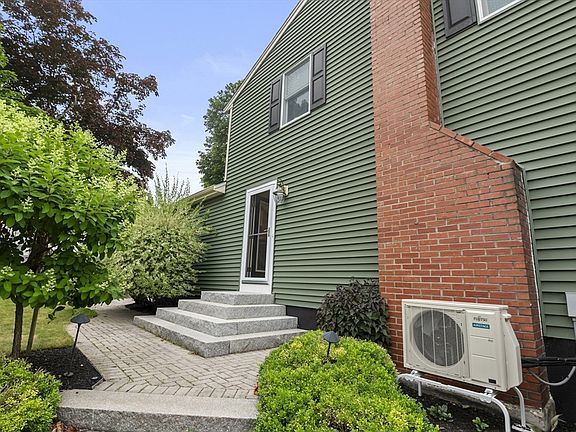 4th image of 4 Raymond Cir