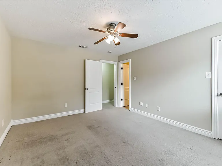3911 Cherry Forest Dr — Photo 26