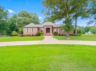 12 Fox Hollow Ln, Laurel, MS 39443