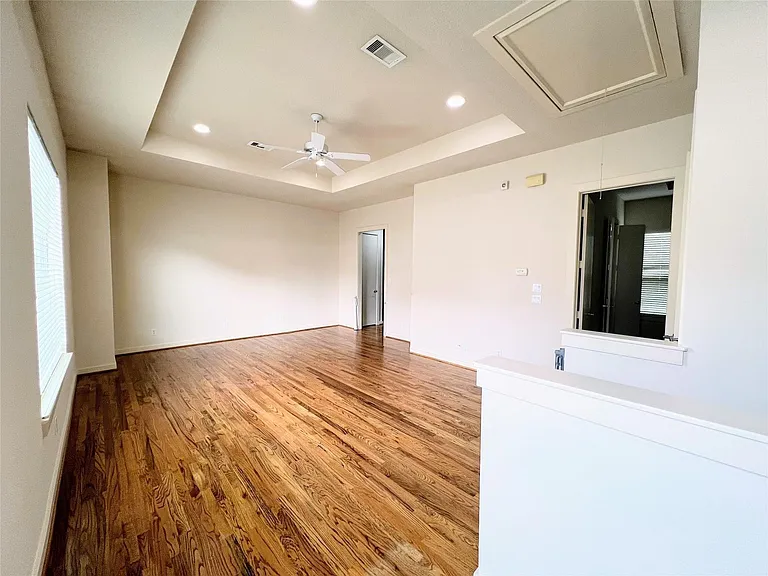 1126 Bonner St — Photo 8
