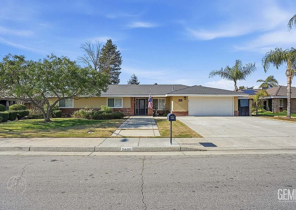 1st image of 3600 La Costa St