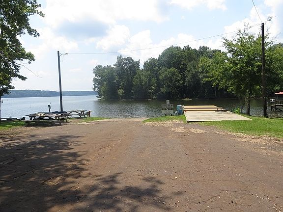 4th image of 420 Holly Bay Cir