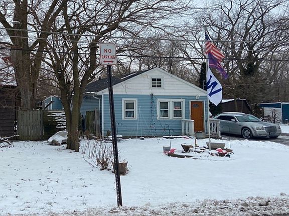 3rd image of 2716 Granville Ave