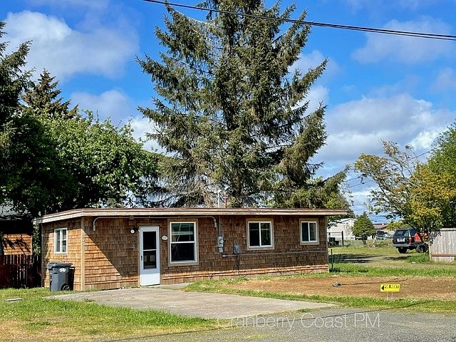 1st image of 804 N 1st St