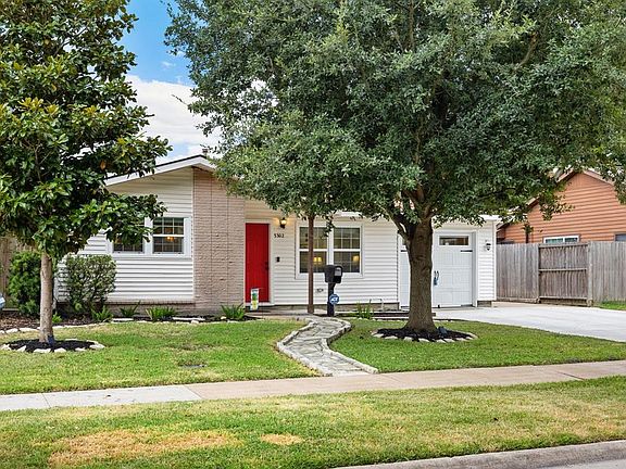 2nd image of 3302 Thornwood Drive
