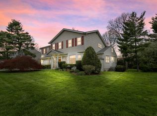 27 Boxwood Pl, Rye Brook, NY 10573