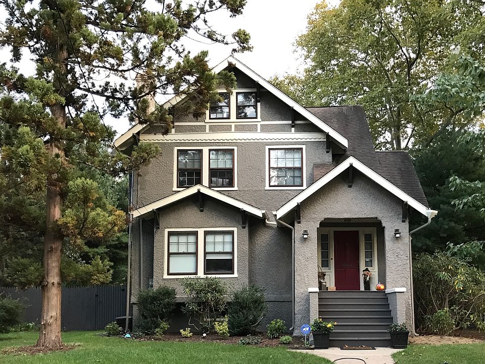 1st image of 35 1st Ave