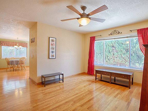 3rd image of 3209 Victor Ct
