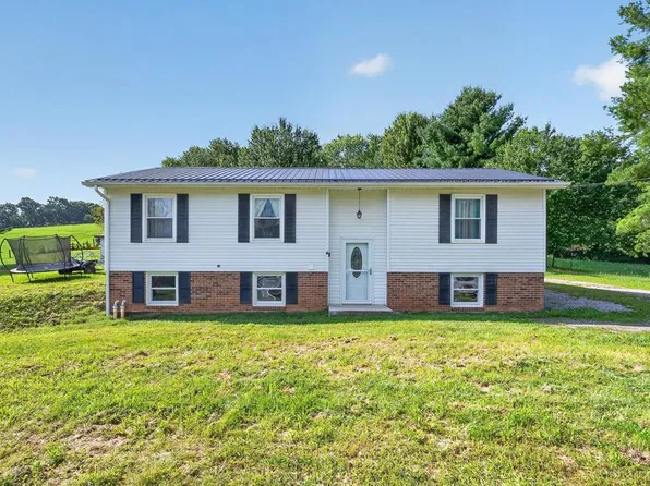 981 Cripple Creek Rd, Wytheville, VA 24382