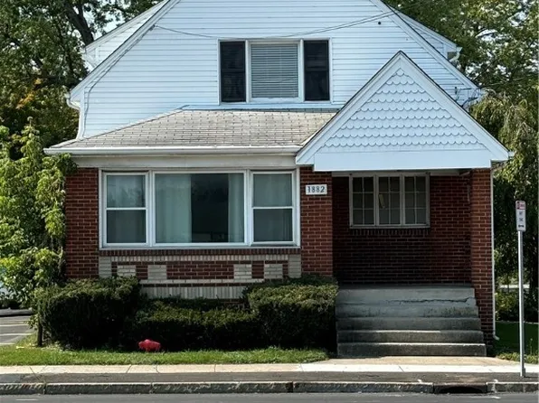 1882 Union Rd, West Seneca, NY 14224