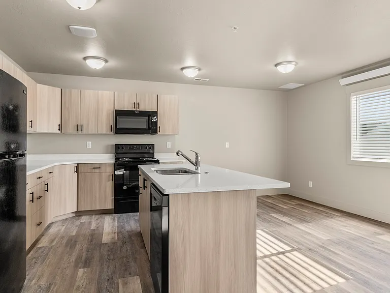 3573 Colt Cir — Photo 3