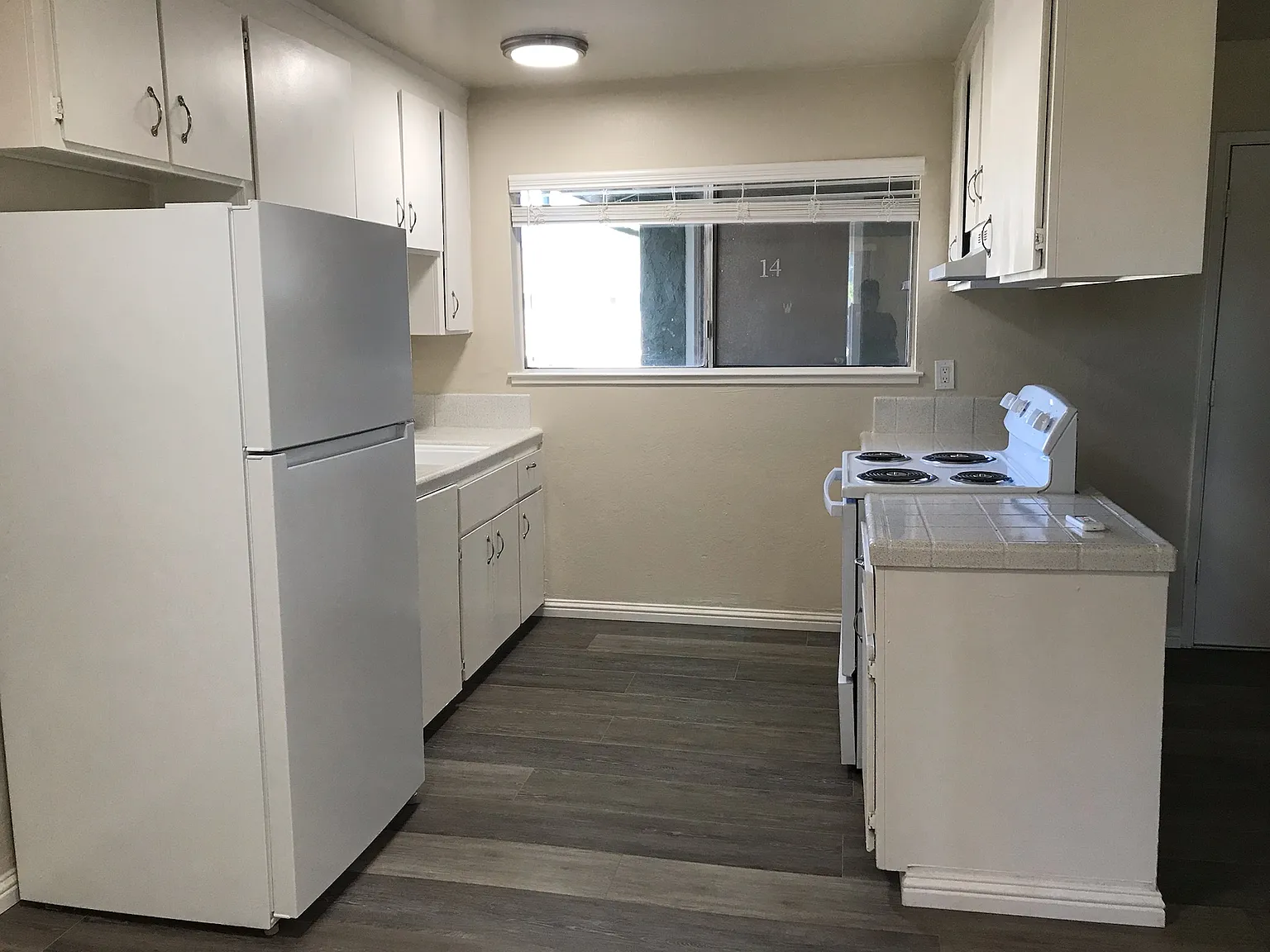 2 bed, 825 sqft, $2,525 — Photo 1