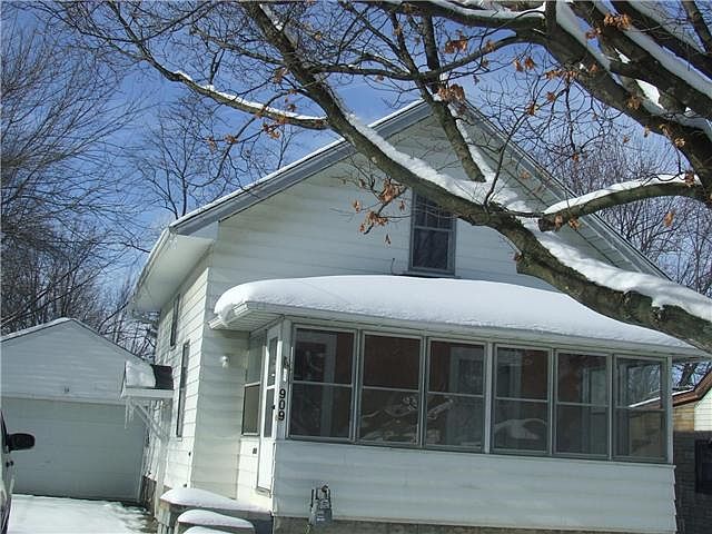 1st image of 909 Herring Ave