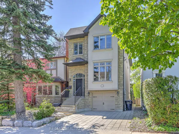 195 Douglas Ave, Toronto, ON M5M 1G7