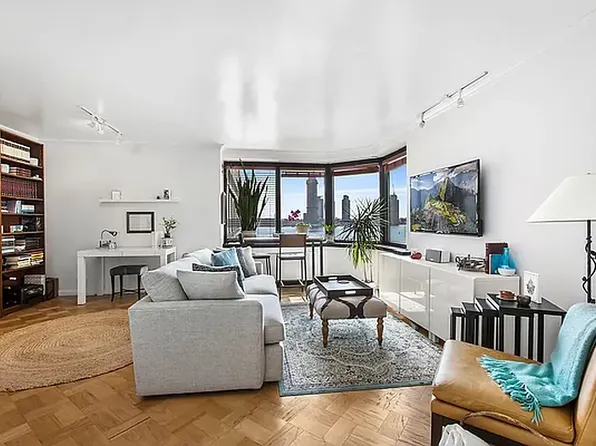 415 E 37th St, New York, NY