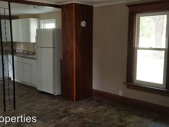 5th image of 513 Burlington St