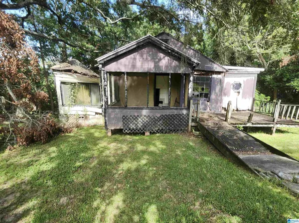 16 Ryan St, Chickasaw, AL 36611
