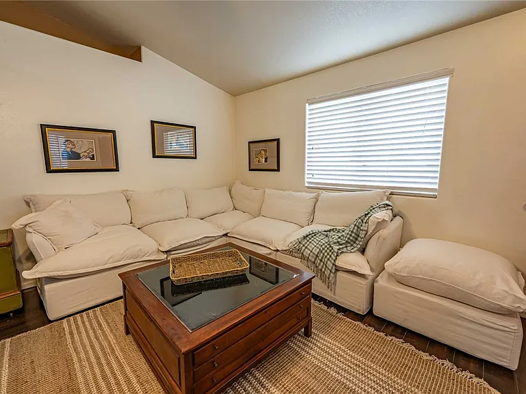 3571 N Moore St — Photo 5