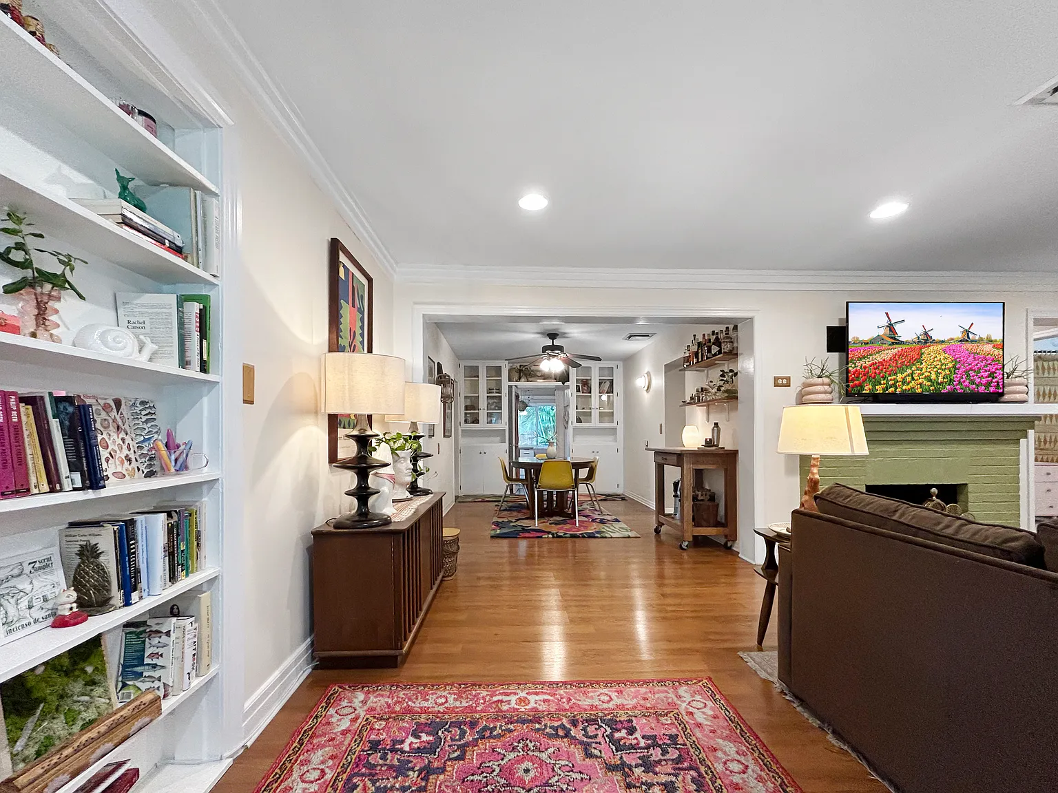 2 bed, 1100 sqft, $2,300 — Photo 3