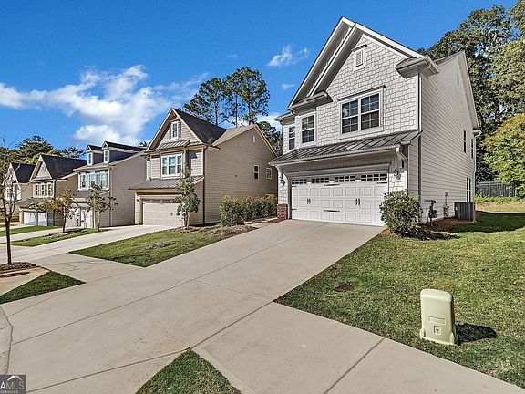 3rd image of 3432 Vicar Ln