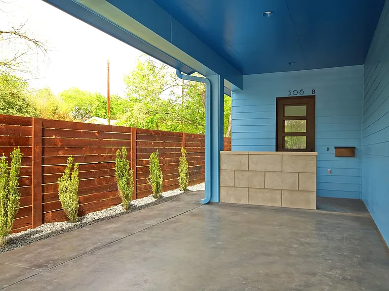 306 Franklin Blvd — Photo 33