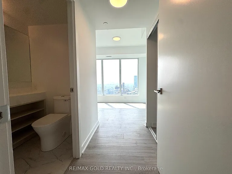 252 Church St #LPH03 — Photo 34