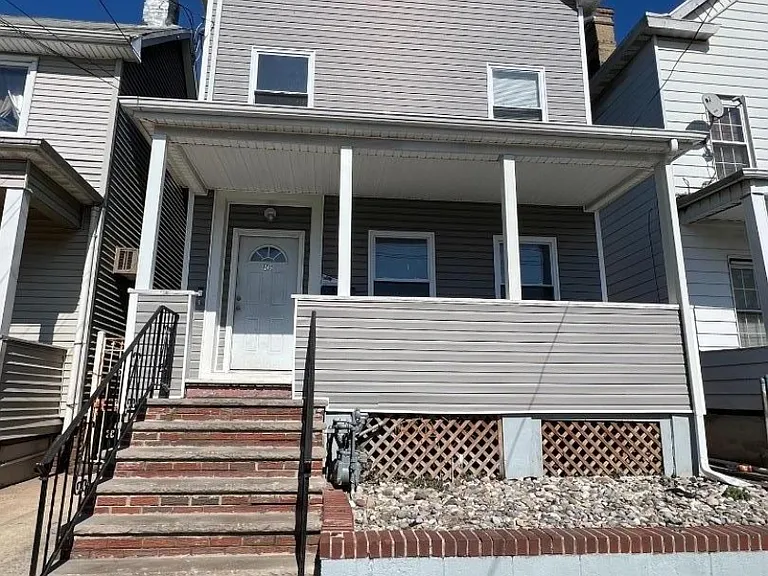 245 Marshall St — Photo 1