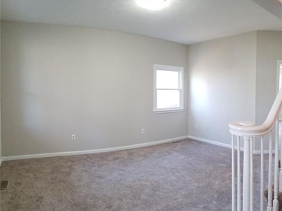 4th image of 100 Puffin Ln