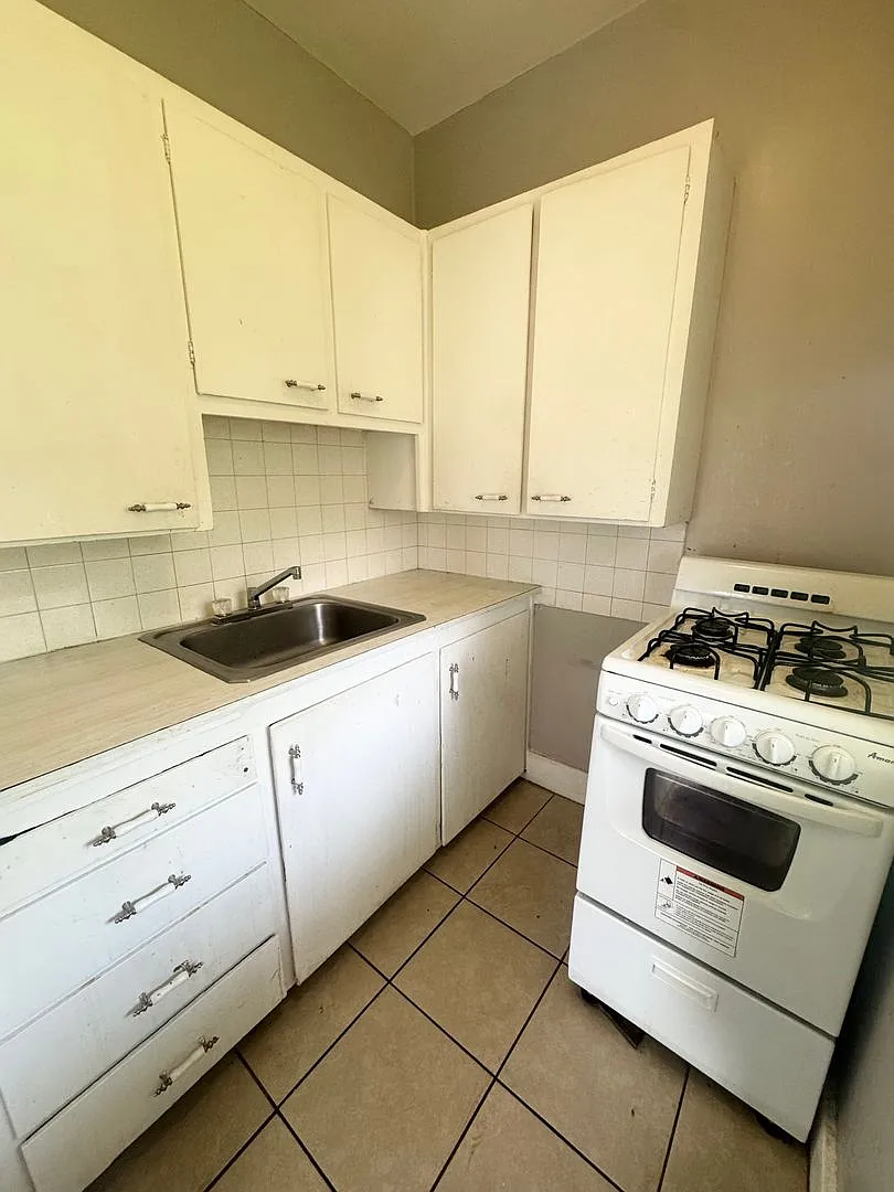 1911 Park Ave — Photo 2