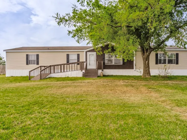 297 Lone Tree Ln, Decatur, TX 76234