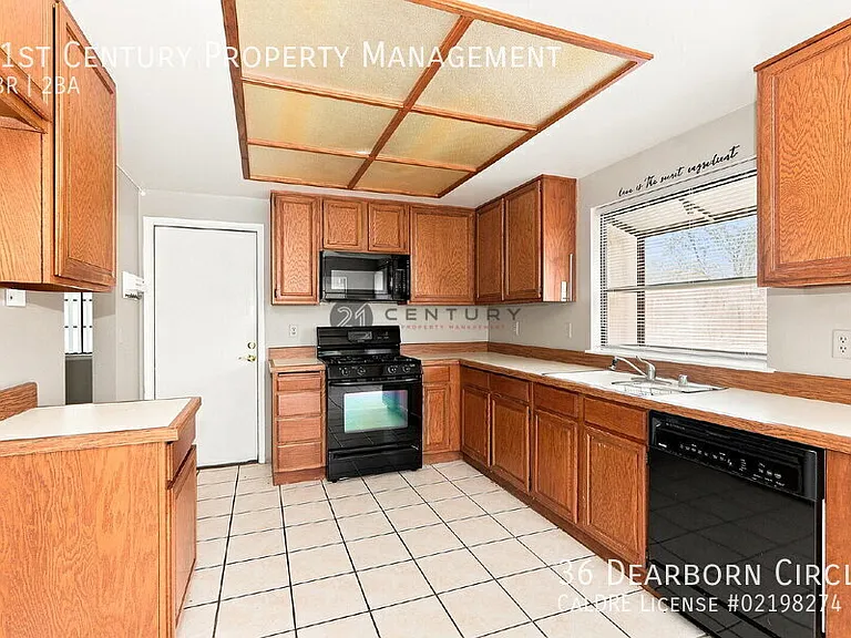 36 Dearborn Cir — Photo 8