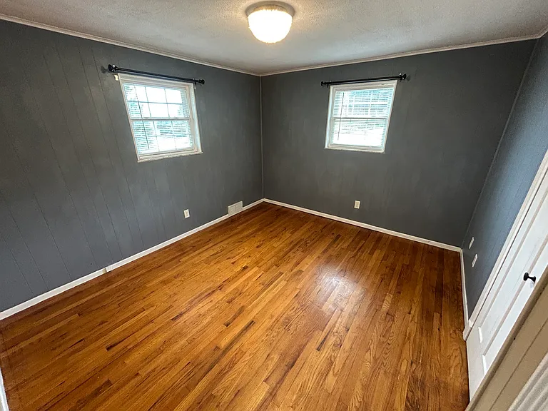 695 Howard St — Photo 11