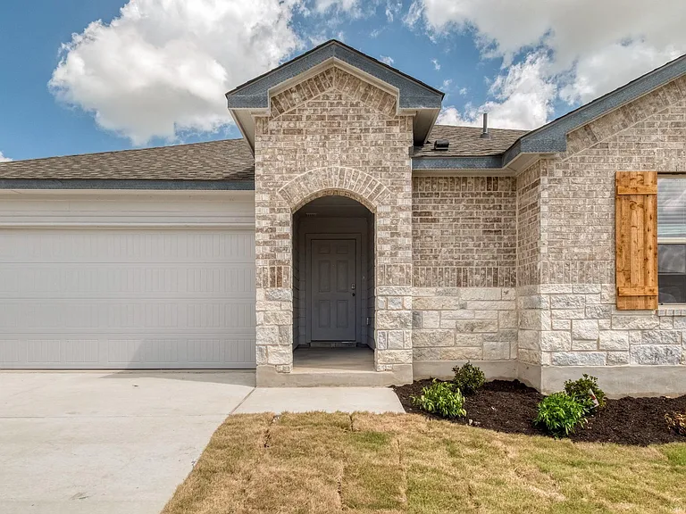 167 McNamara Ct — Photo 2