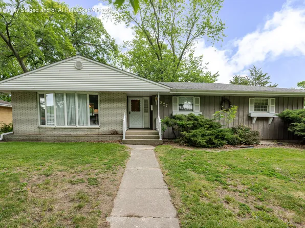 327 Softwood Dr, Hobart, IN 46342