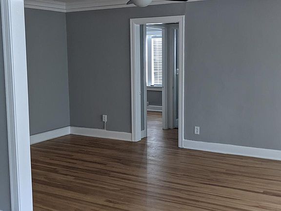 4th image of 127 E 46th St #7