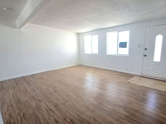 2nd image of 5997 Lupine Ave
