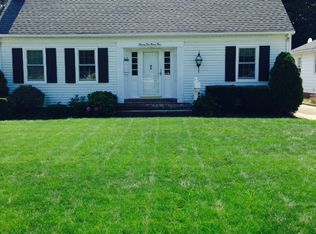 2232 Rockefeller Rd, Wickliffe, OH 44092