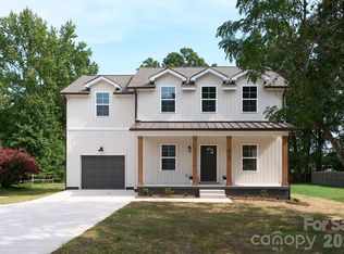 412 Midway Dr, Indian Trail, NC 28079