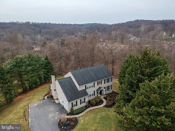 3rd image of 1368 Stonegate Dr