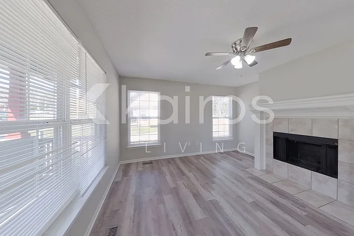 4415 The Paseo Blvd — Photo 5